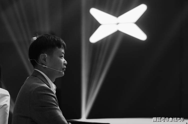 XM外汇代理130吨超重型综采成套搬家装备下线